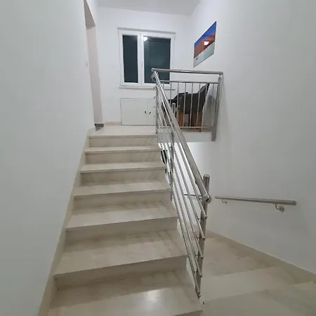 Apartamento Odlicno Opremljeni Novouredeni Iva, Okrug Gornji Trogir