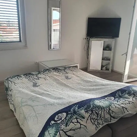Odlicno Opremljeni Novouredeni Iva, Okrug Gornji Trogir