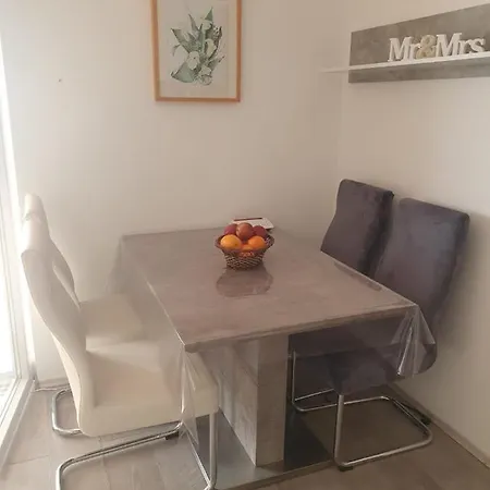Odlicno Opremljeni Novouredeni Iva, Okrug Gornji Trogir