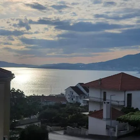 Odlicno Opremljeni Novouredeni Iva, Okrug Gornji * Trogir