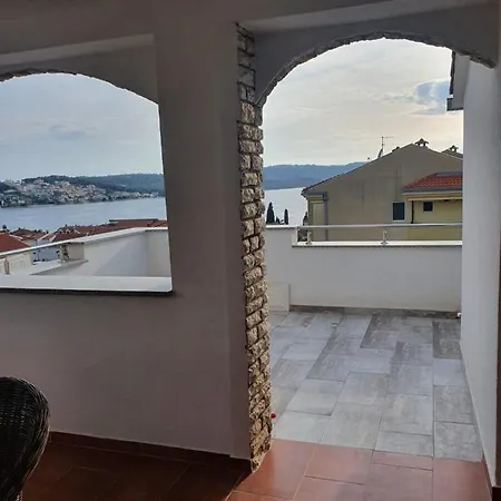 Apartmán Odlicno Opremljeni Novouredeni Iva, Okrug Gornji Trogir