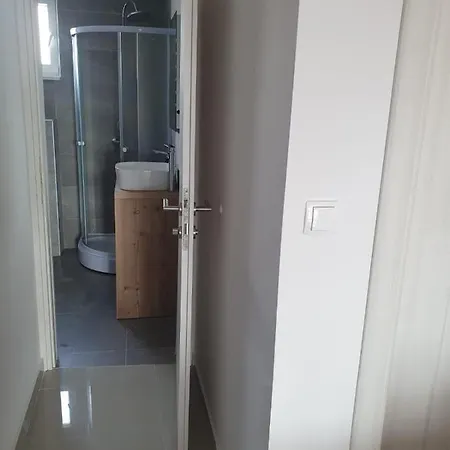 Odlicno Opremljeni Novouredeni Iva, Okrug Gornji * Trogir