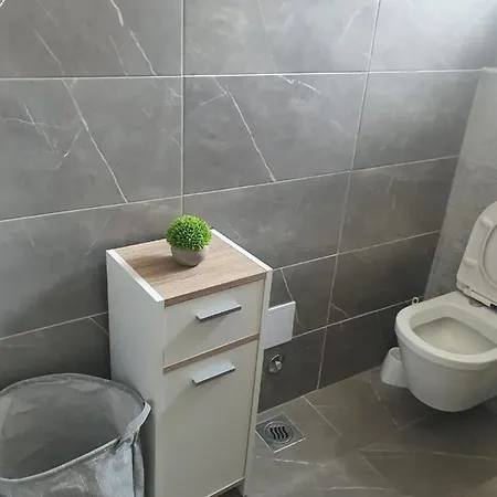 Apartamento Odlicno Opremljeni Novouredeni Iva, Okrug Gornji *