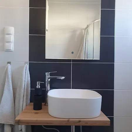 Apartmán Odlicno Opremljeni Novouredeni Iva, Okrug Gornji *